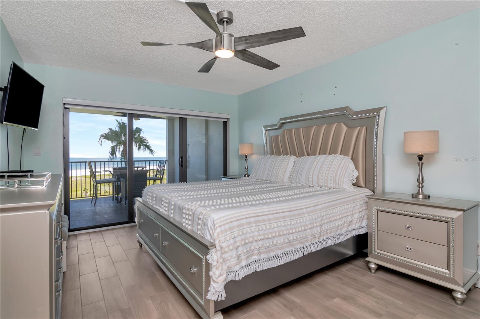 Image 4 of 54 For 1230 Gulf Boulevard 604