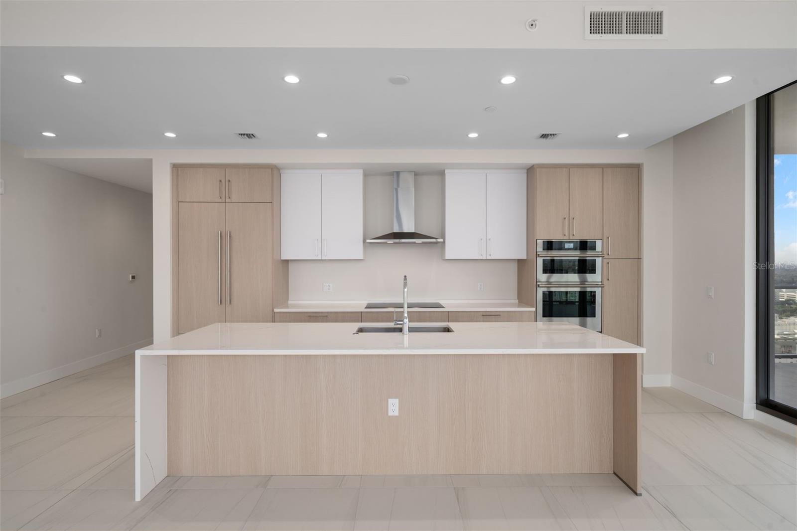 Image 11 of 46 For 275 1st Avenue S 2401