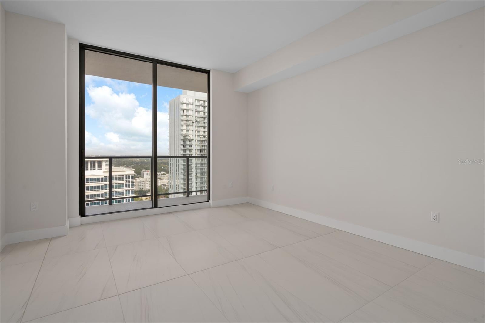 Image 17 of 46 For 275 1st Avenue S 2401