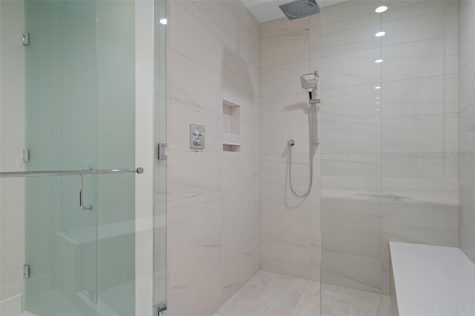 Image 20 of 46 For 275 1st Avenue S 2401