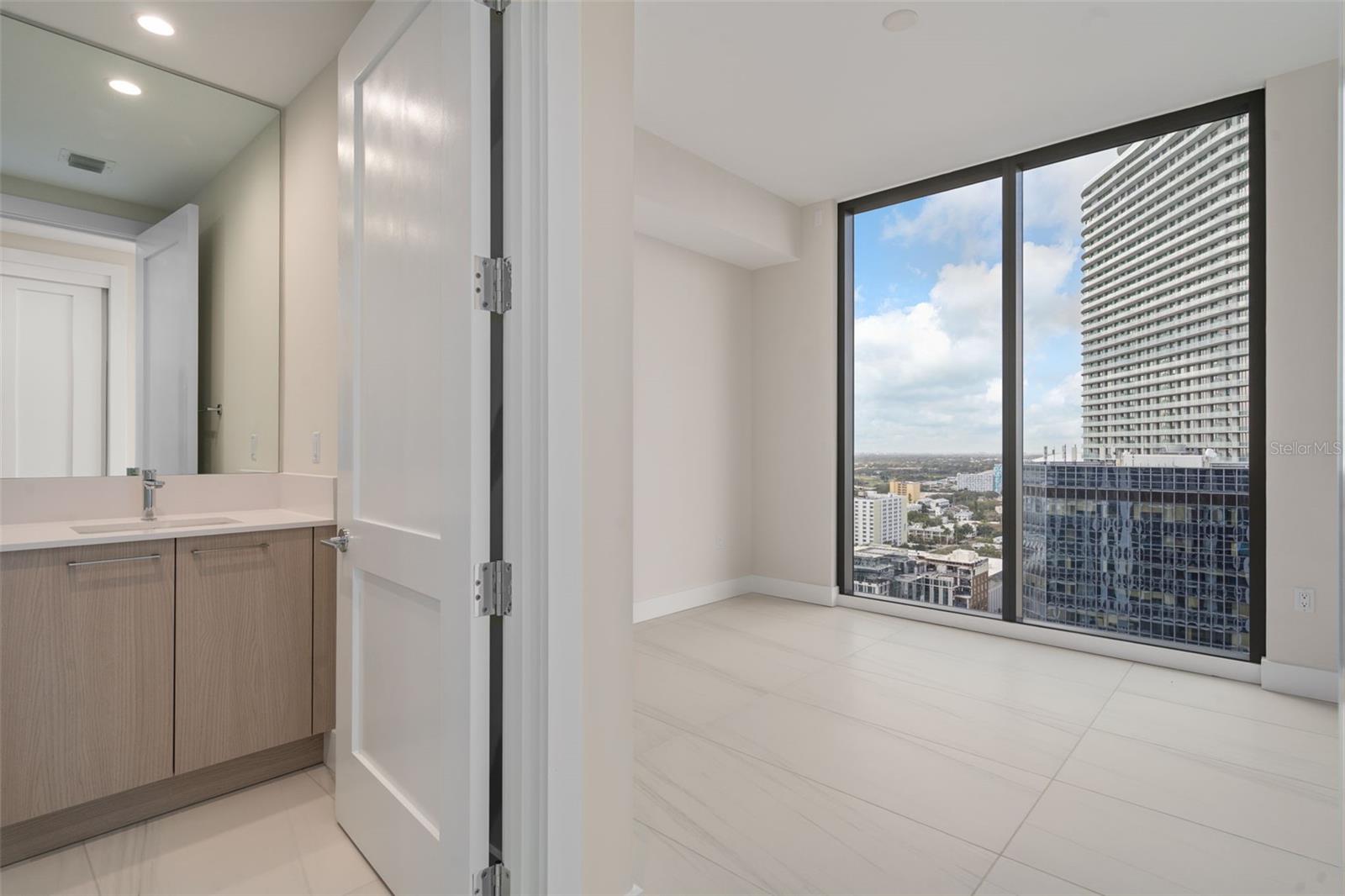 Image 21 of 46 For 275 1st Avenue S 2401