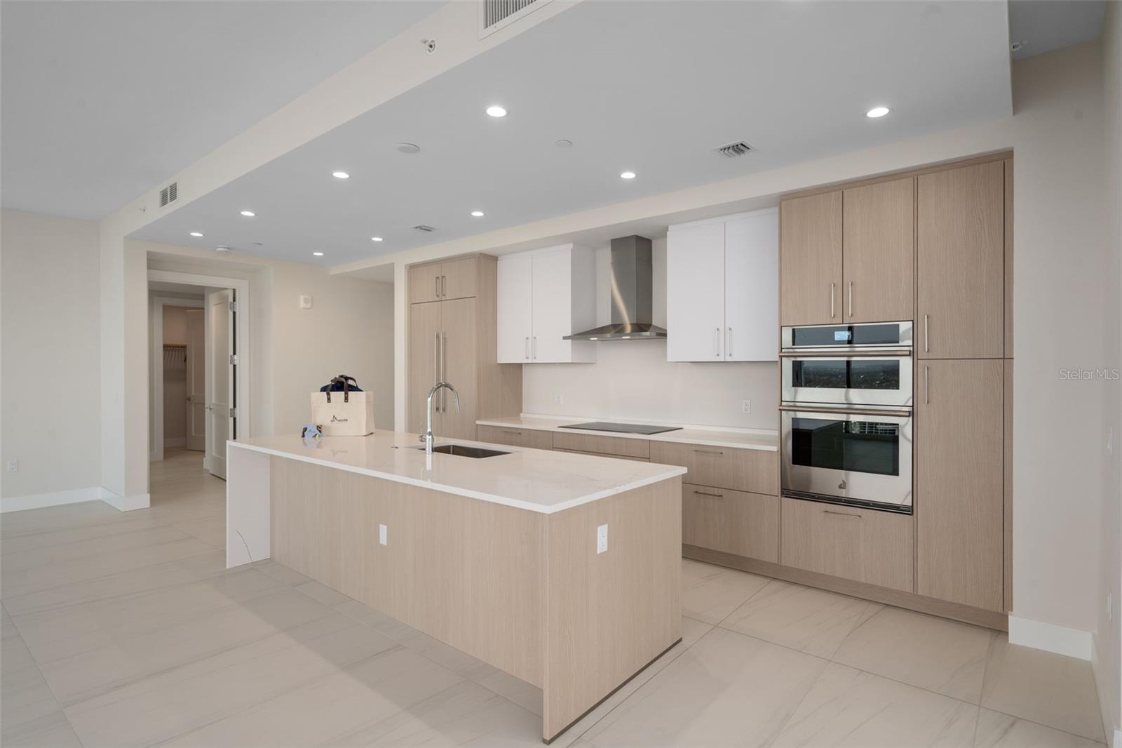 Image 3 of 46 For 275 1st Avenue S 2401