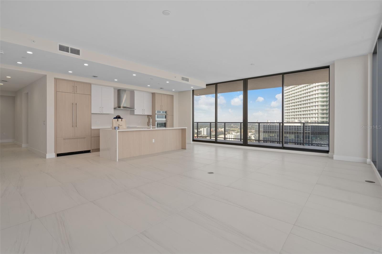 Image 9 of 46 For 275 1st Avenue S 2401