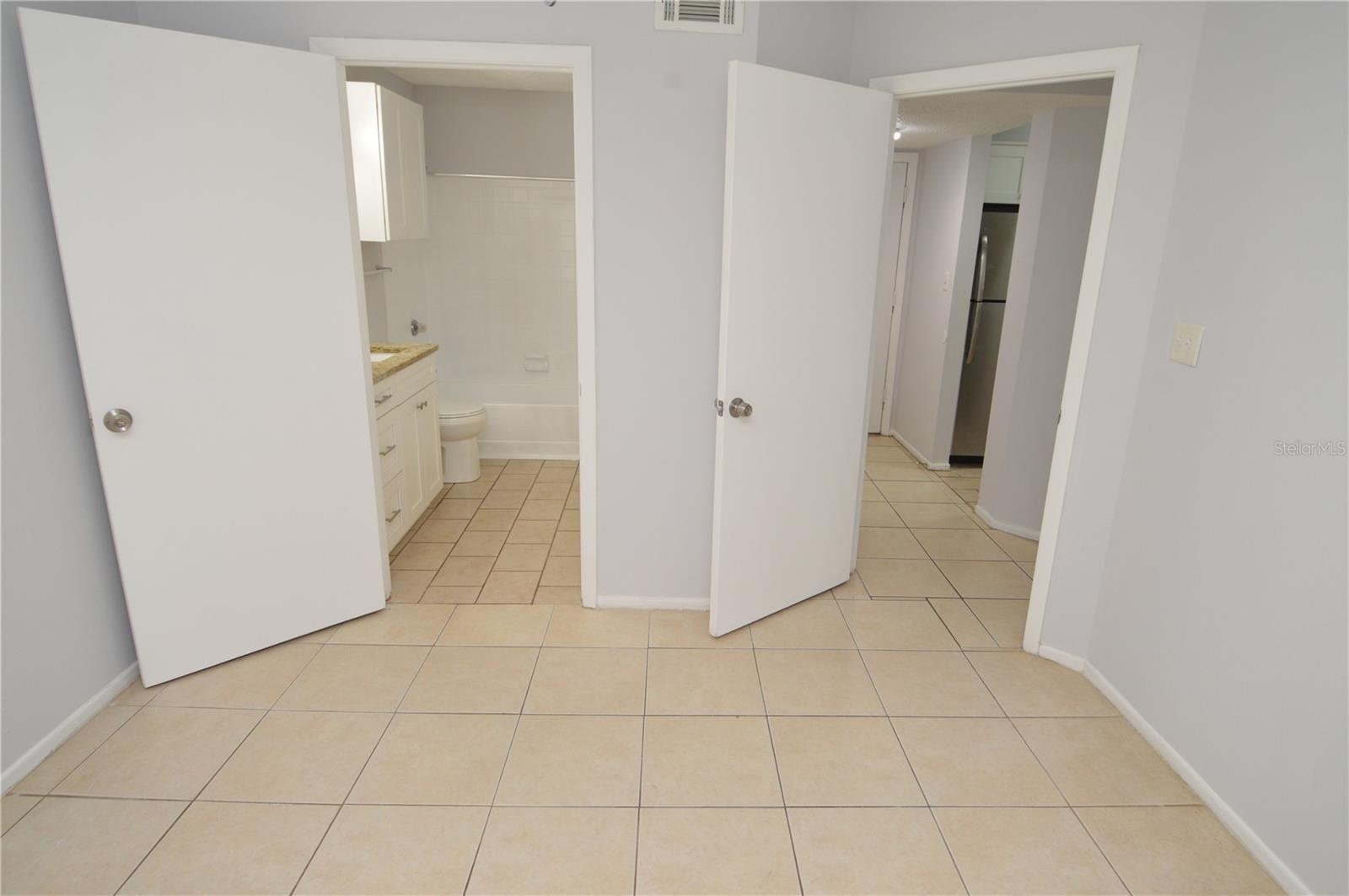 Image 28 of 92 For 8702 Mallard Reserve Drive 102