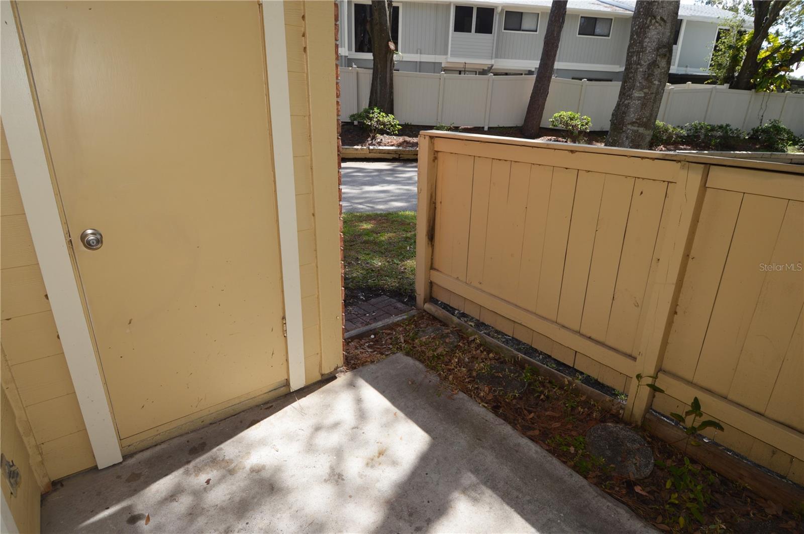 Image 39 of 92 For 8702 Mallard Reserve Drive 102