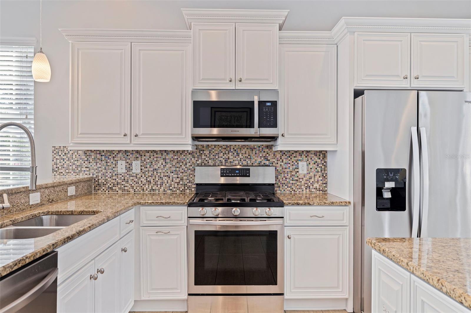 Listing photo id 10 for 6101 Yeats Manor Drive