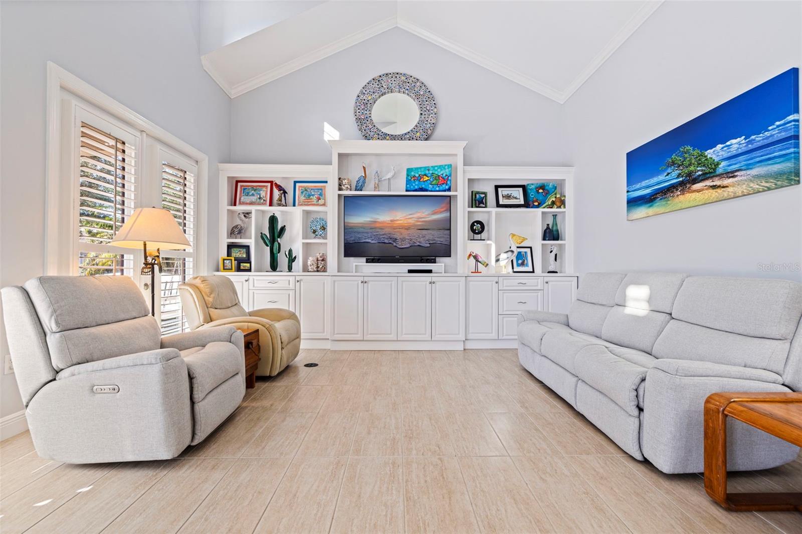 Listing photo id 3 for 6101 Yeats Manor Drive