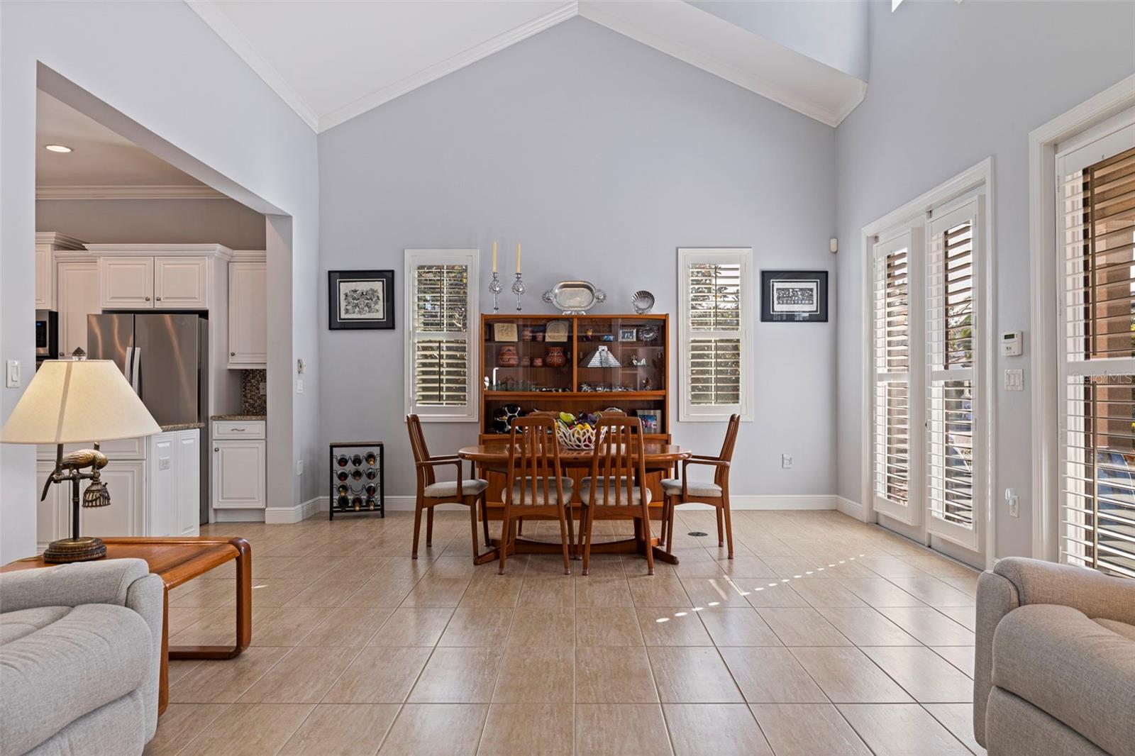 Listing photo id 5 for 6101 Yeats Manor Drive