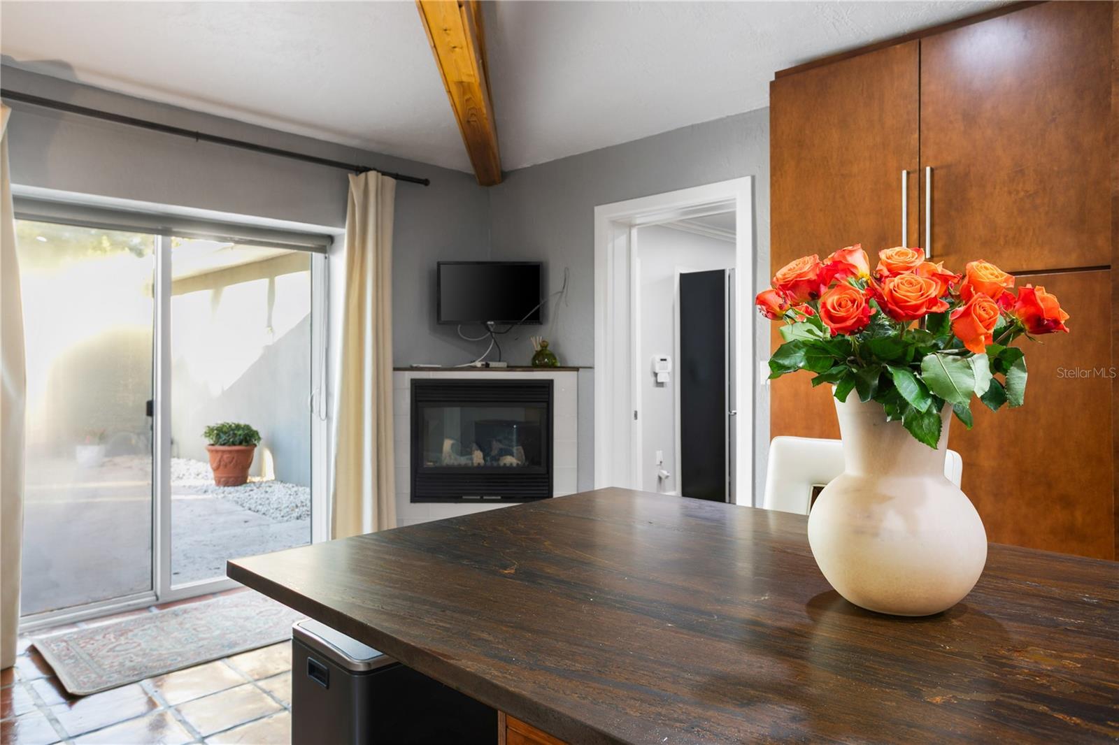 Listing photo id 23 for 400 63rd Street N