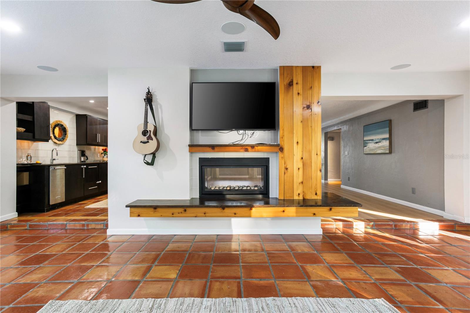 Listing photo id 25 for 400 63rd Street N