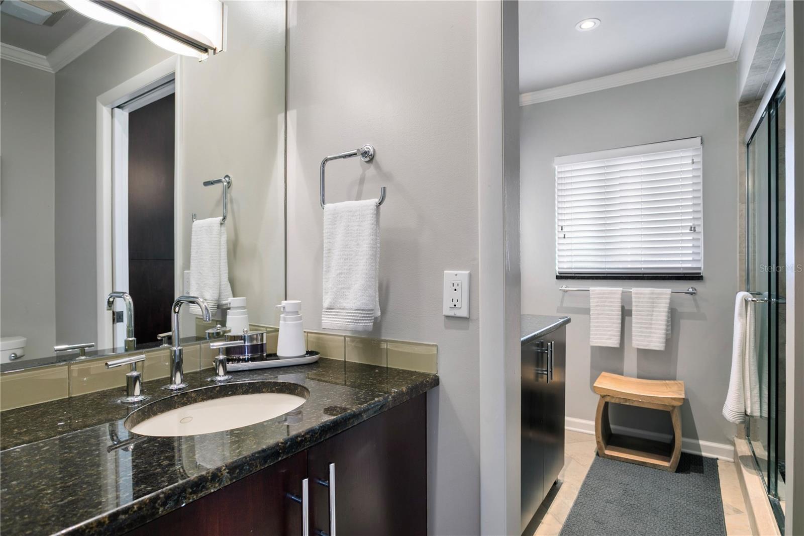 Listing photo id 32 for 400 63rd Street N