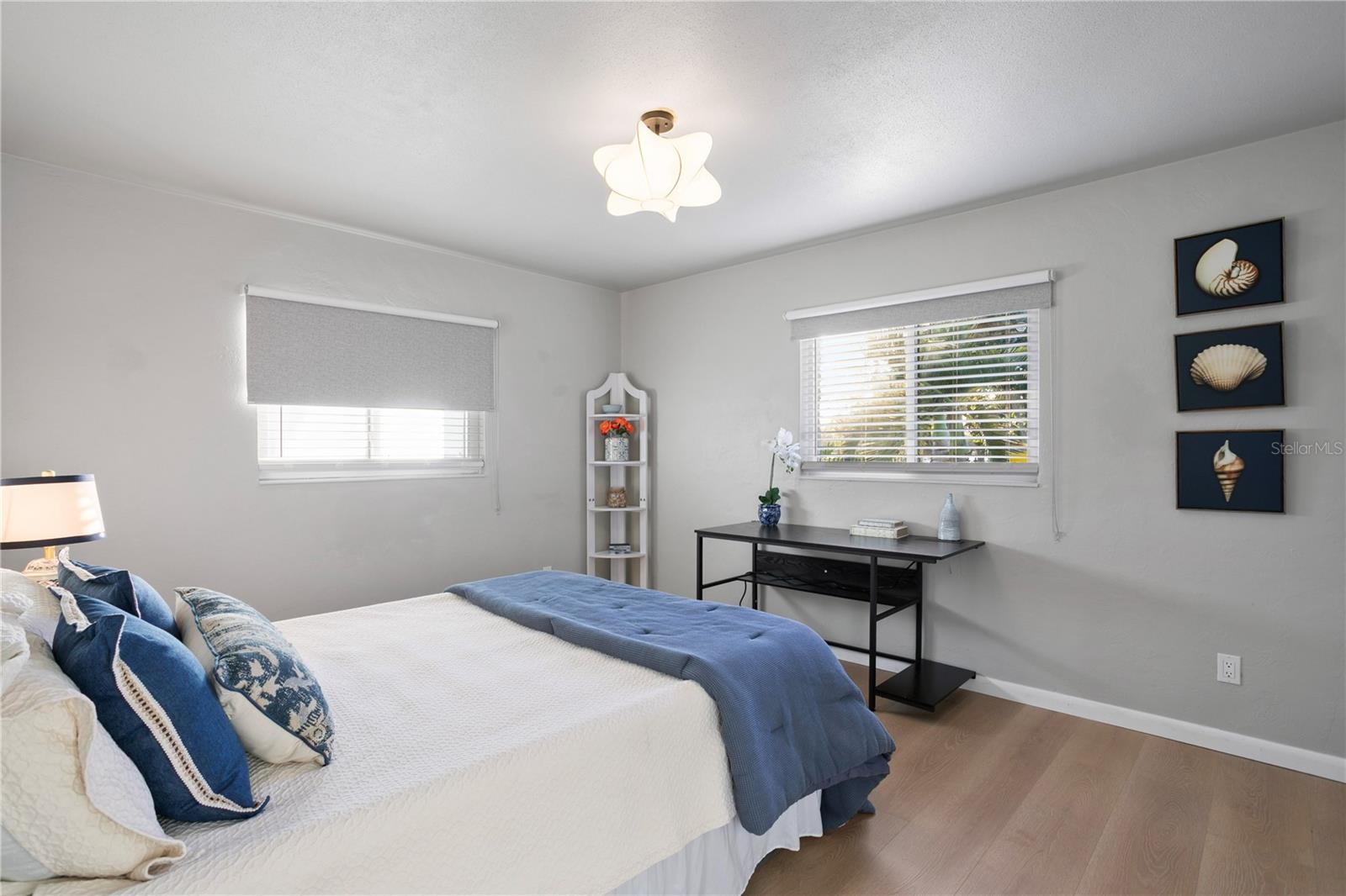 Listing photo id 35 for 400 63rd Street N