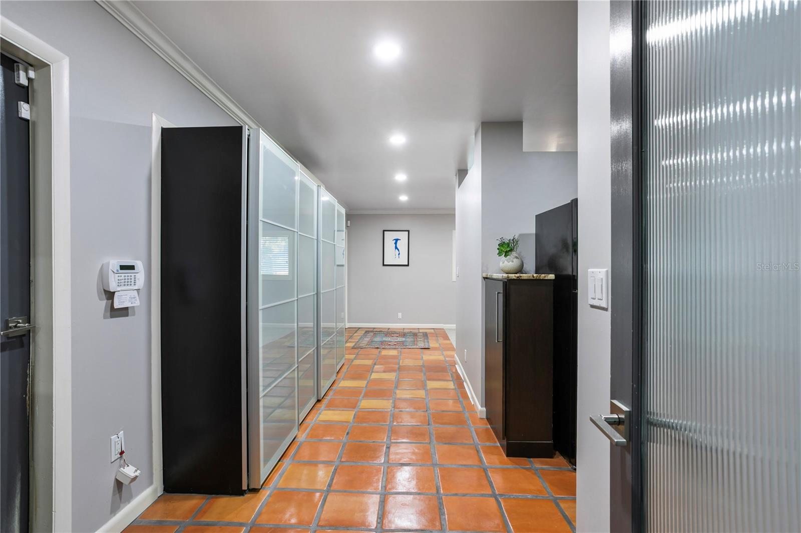 Listing photo id 42 for 400 63rd Street N