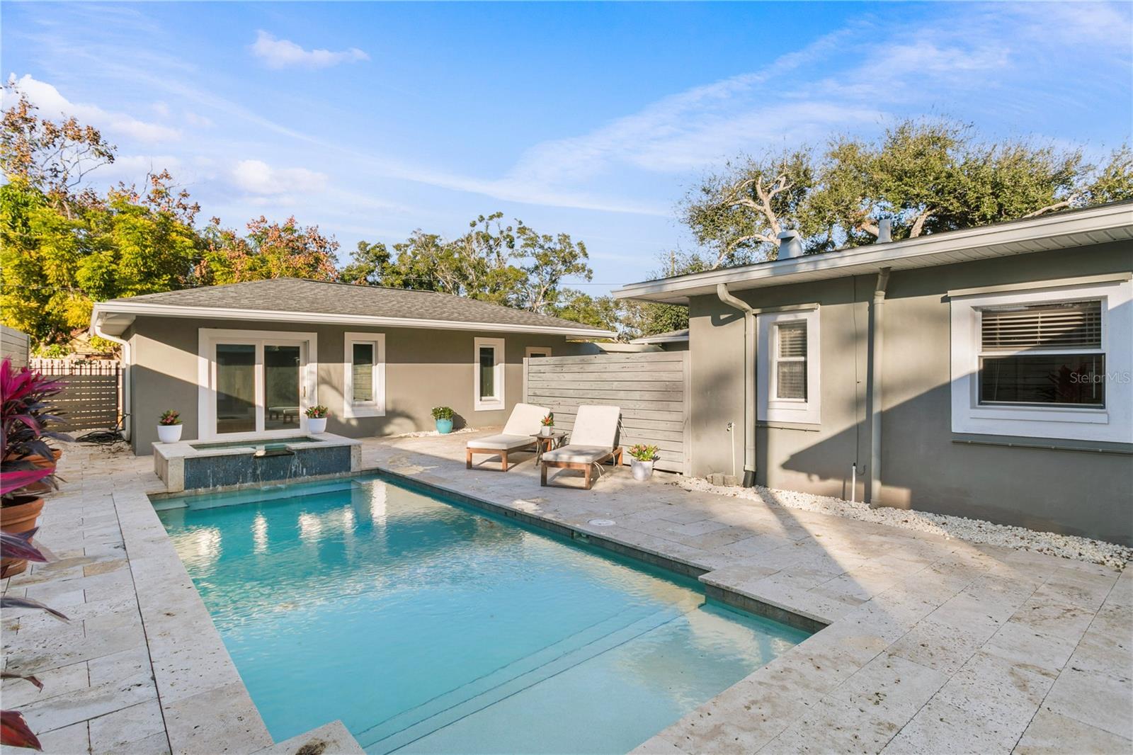 Listing photo id 46 for 400 63rd Street N