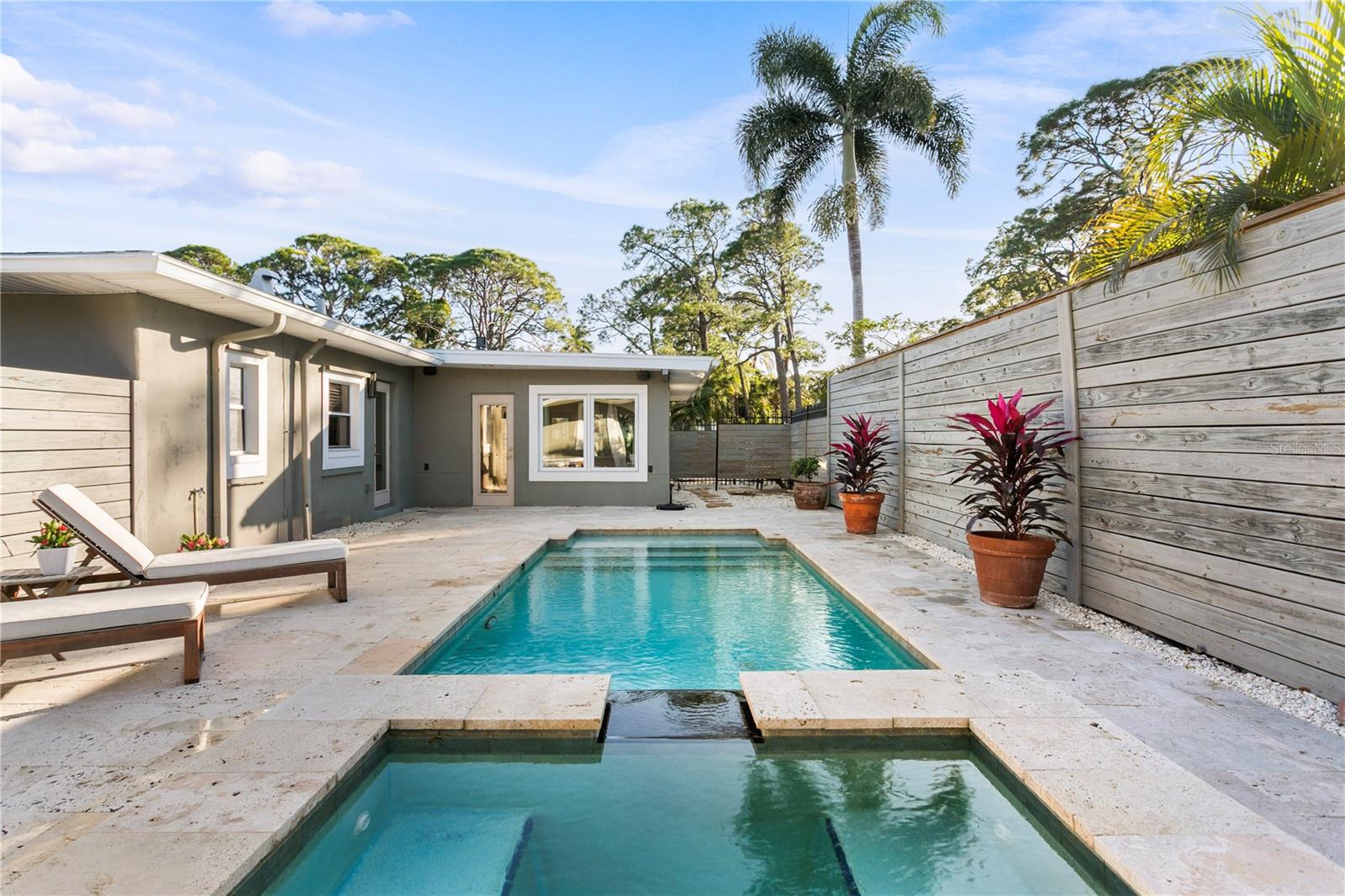 Listing photo id 6 for 400 63rd Street N