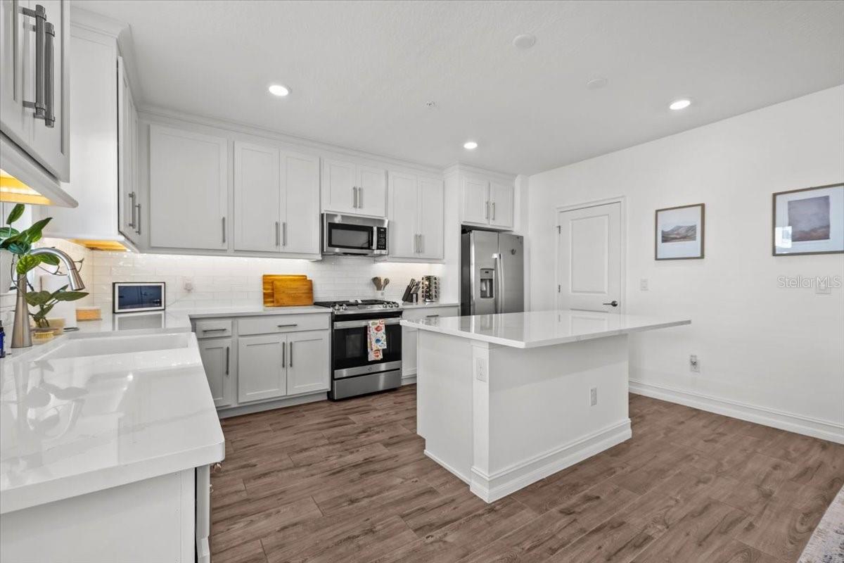 Image 10 of 68 For 5351 Bridge Street 69