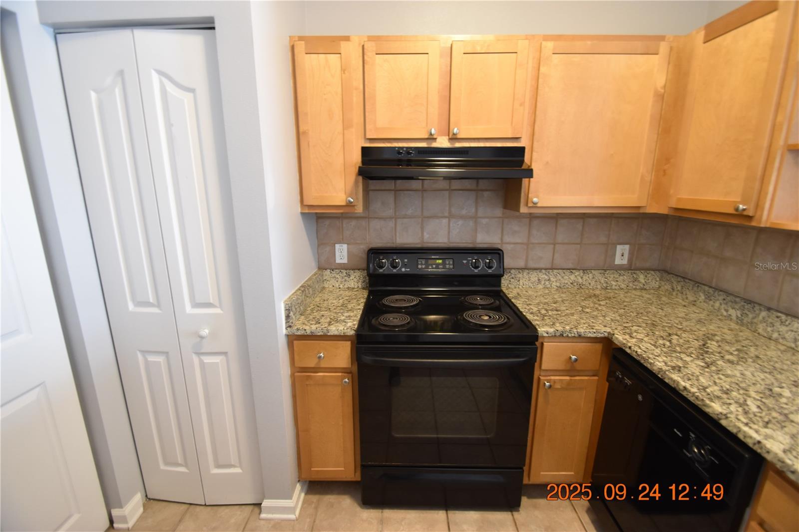 Image 21 of 38 For 4207 Dale Mabry Highway 2410