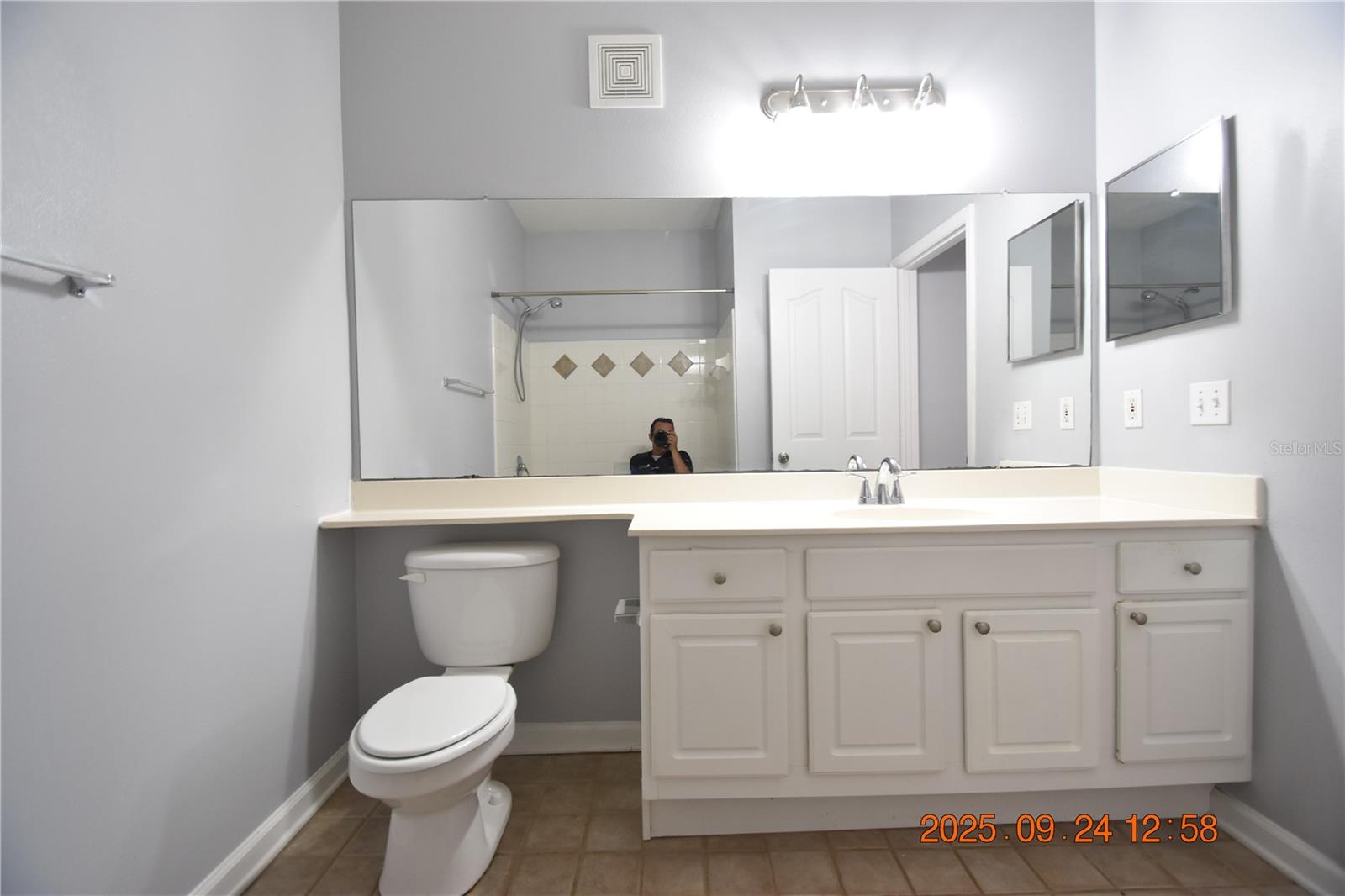 Image 33 of 38 For 4207 Dale Mabry Highway 2410