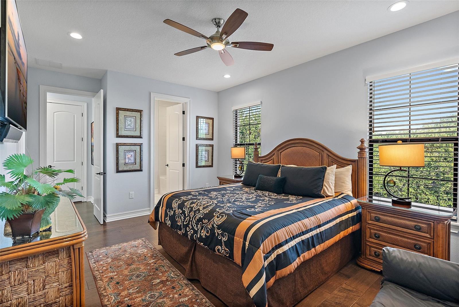 Image 15 of 41 For 1839 5th Street N