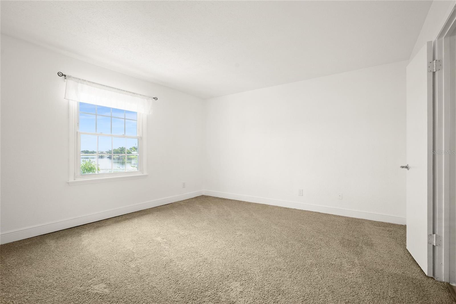 Image 13 of 21 For 13734 Orange Sunset Drive