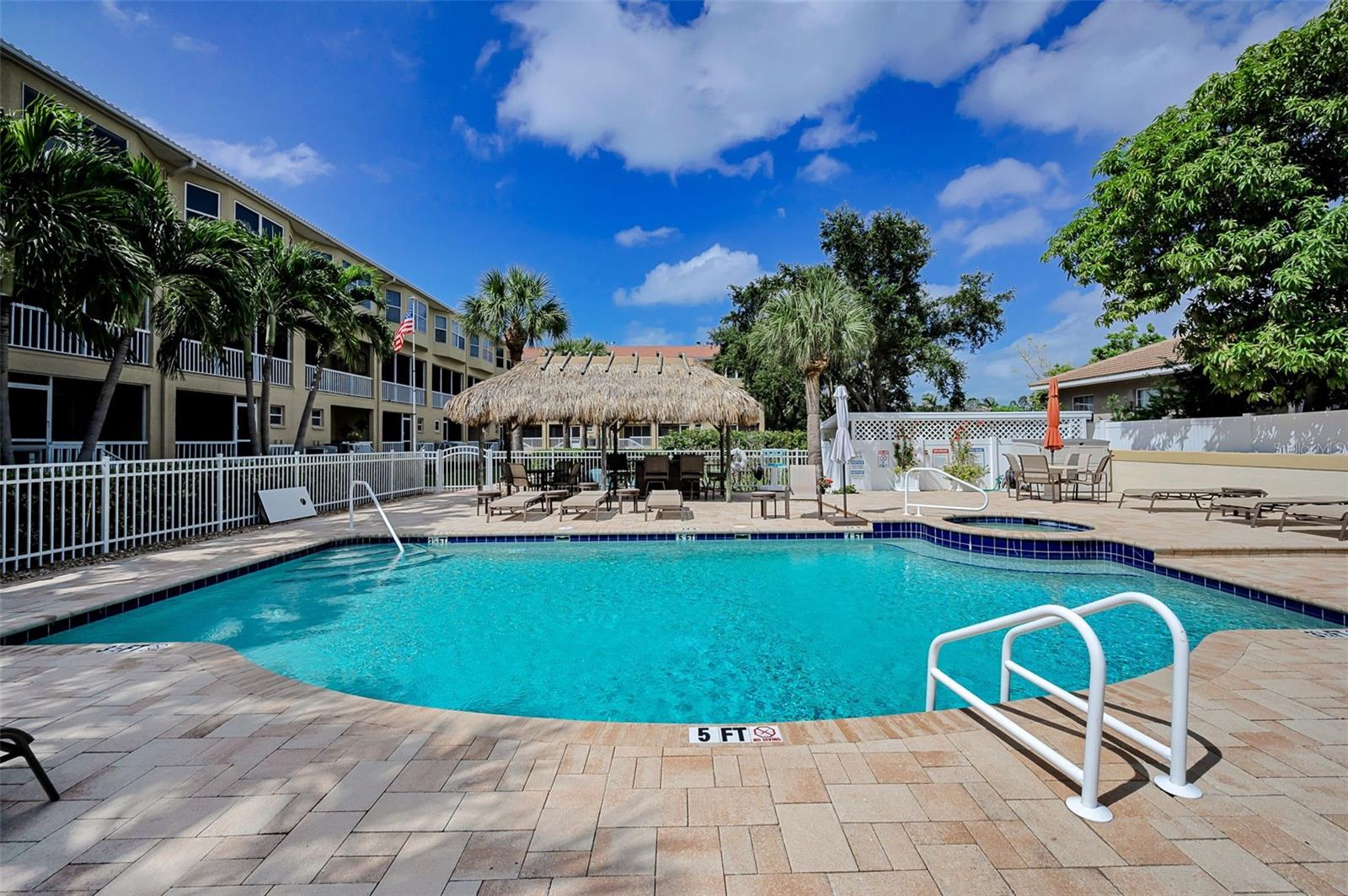 Image 10 of 100 For 1063 Pinellas Bayway S