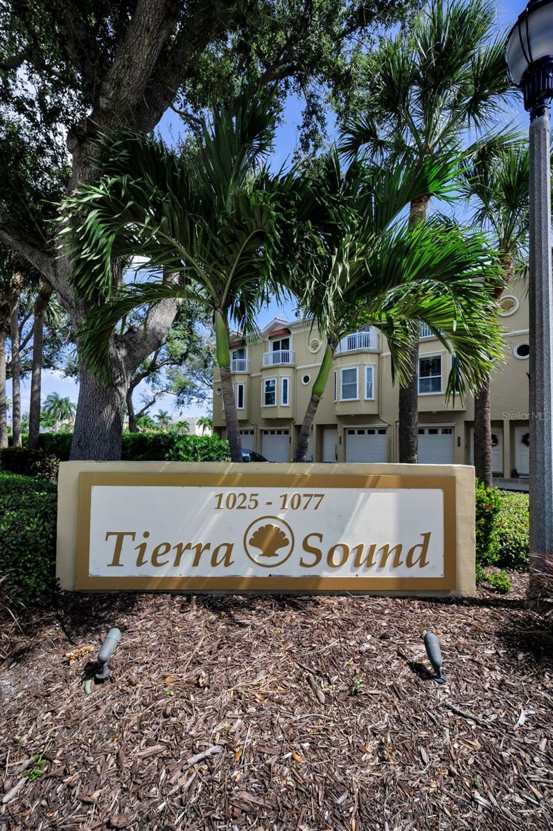 Image 100 of 100 For 1063 Pinellas Bayway S