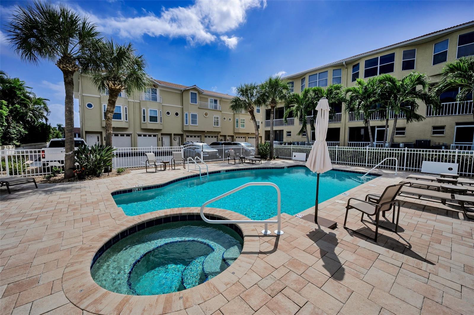 Image 13 of 100 For 1063 Pinellas Bayway S