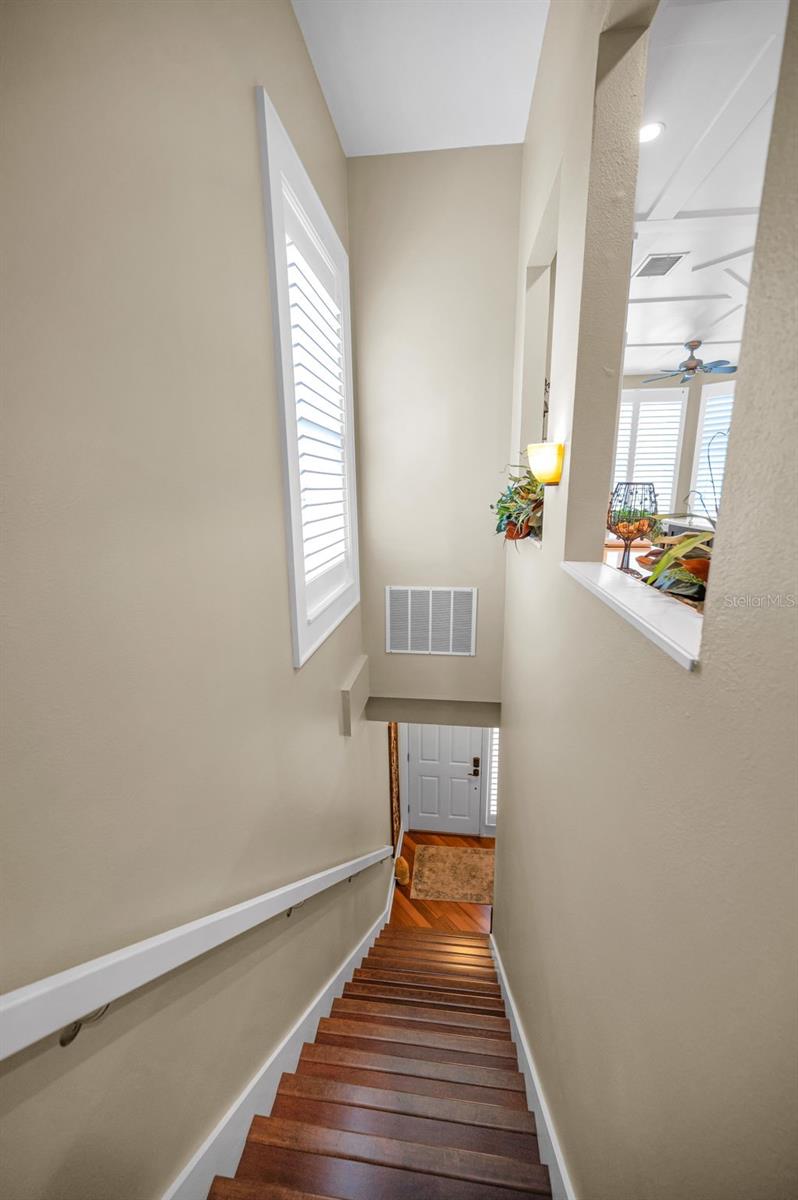 Image 15 of 100 For 1063 Pinellas Bayway S