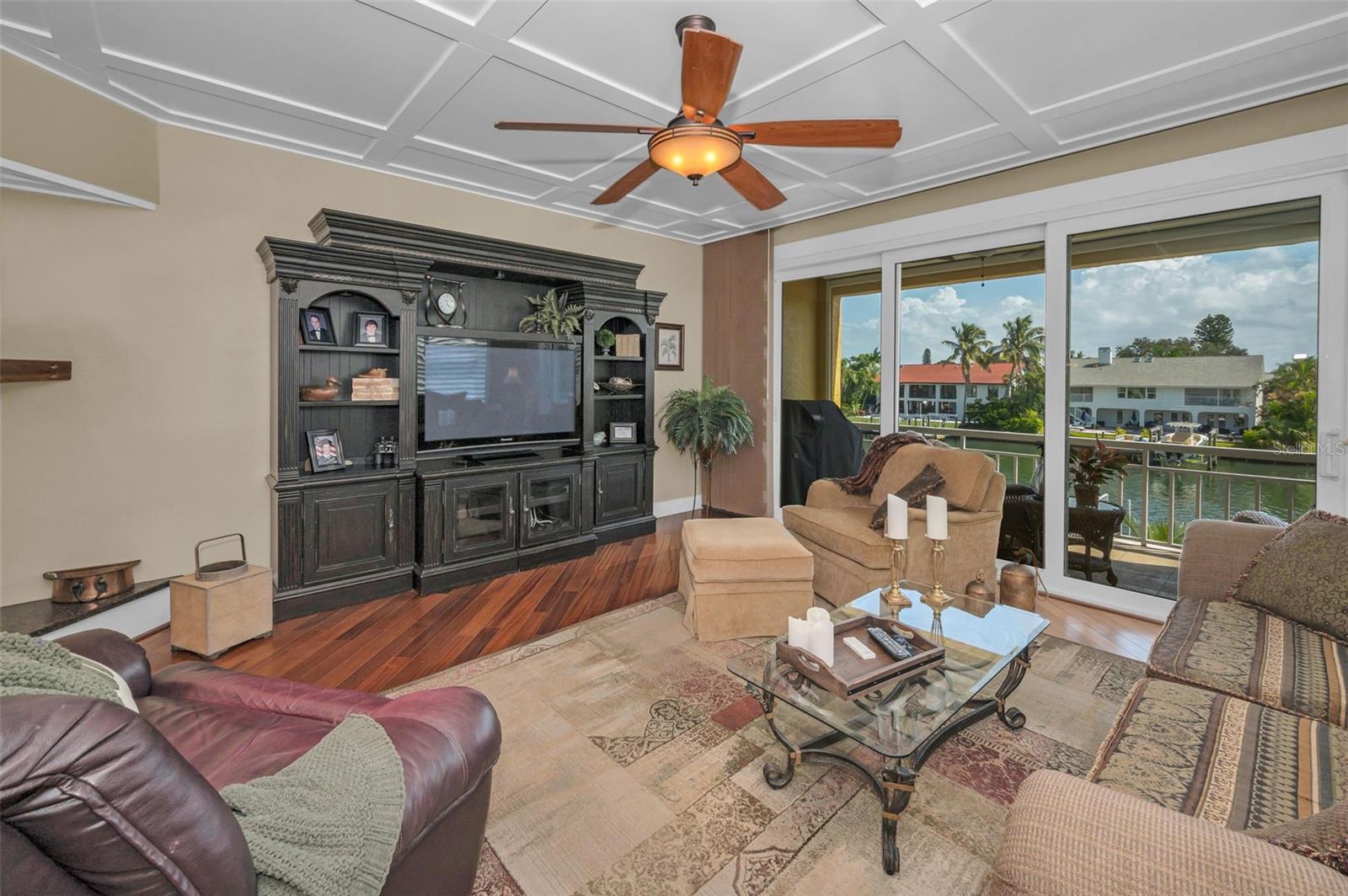 Image 18 of 100 For 1063 Pinellas Bayway S
