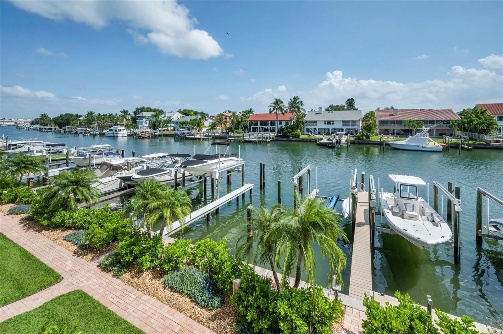 Image 20 of 100 For 1063 Pinellas Bayway S