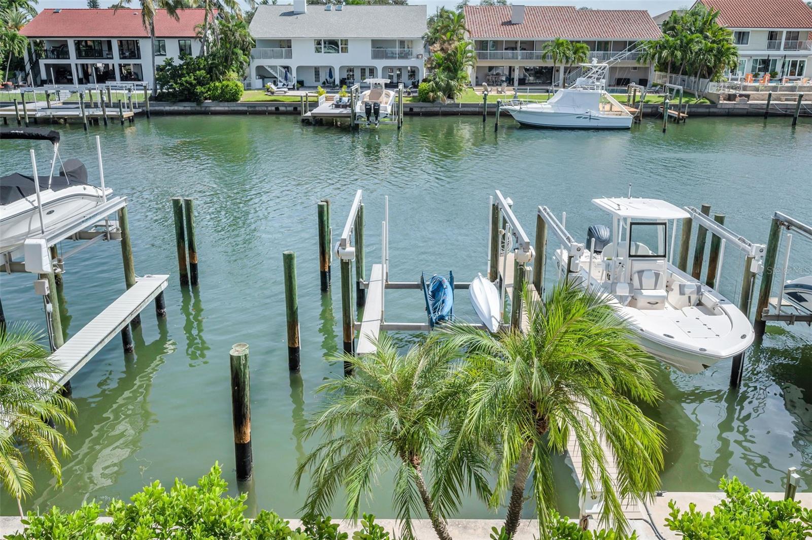 Image 21 of 100 For 1063 Pinellas Bayway S
