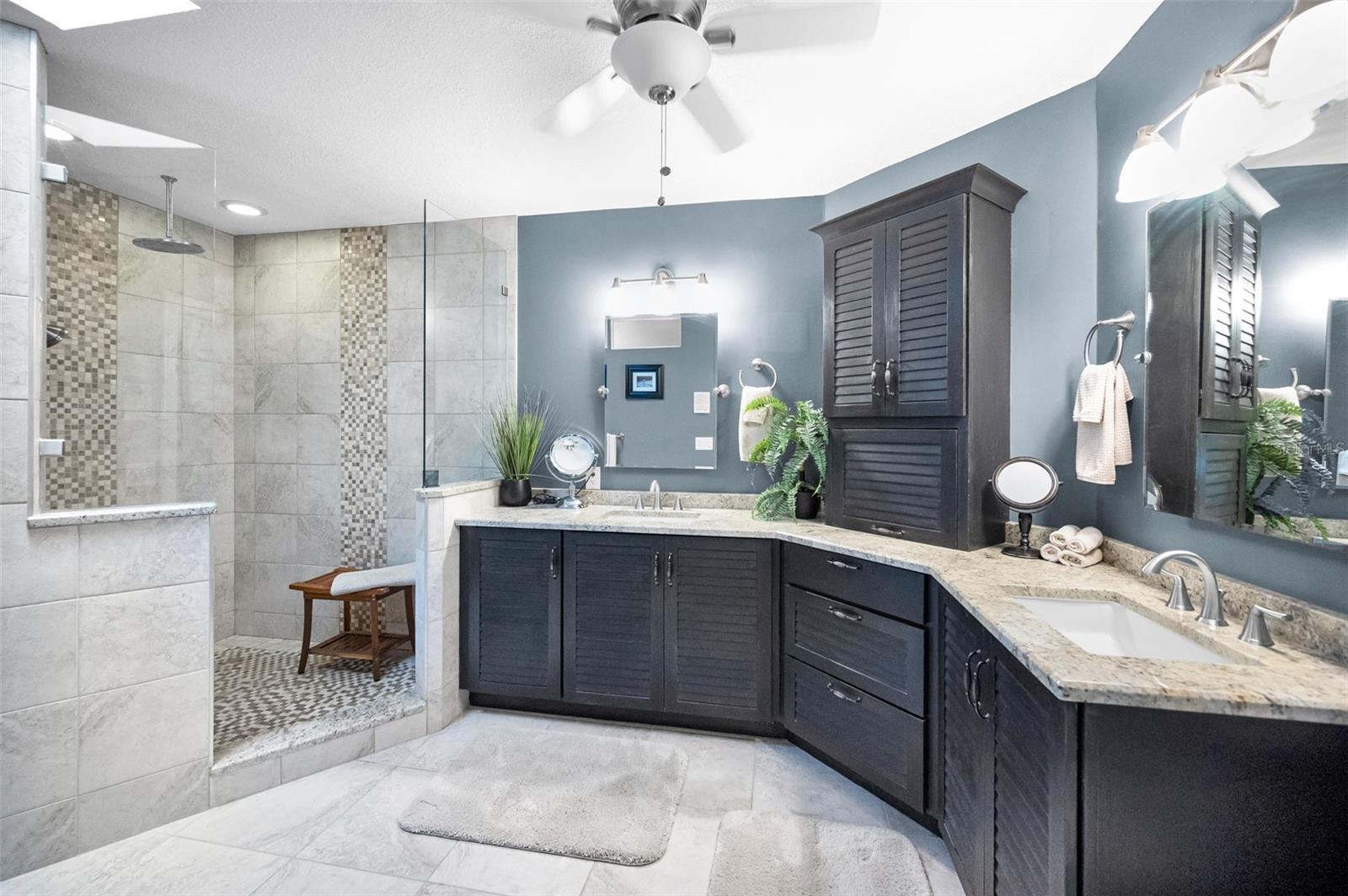 Image 54 of 100 For 1063 Pinellas Bayway S