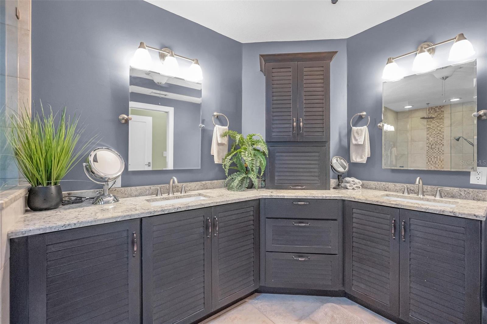 Image 56 of 100 For 1063 Pinellas Bayway S