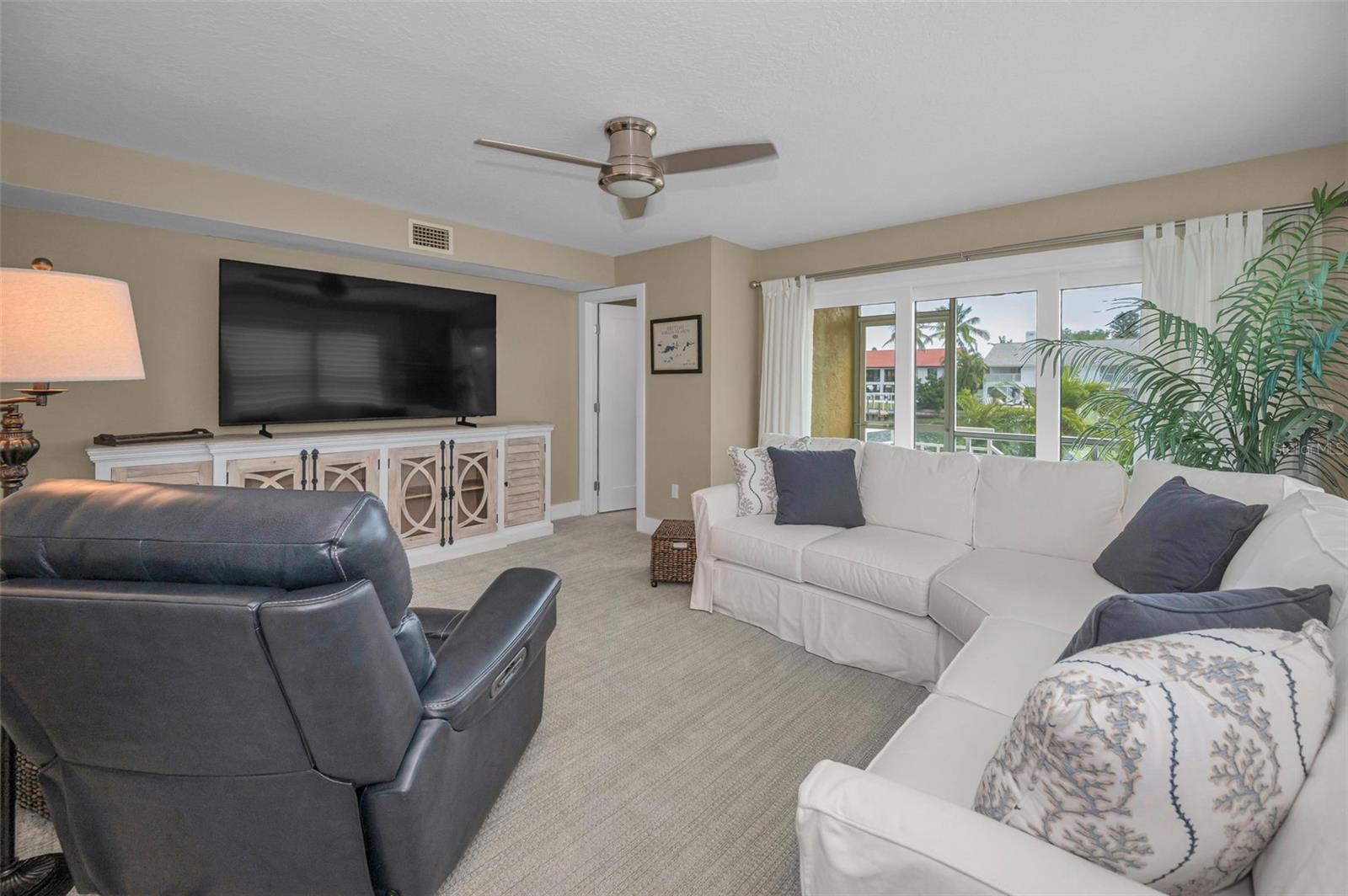 Image 67 of 100 For 1063 Pinellas Bayway S