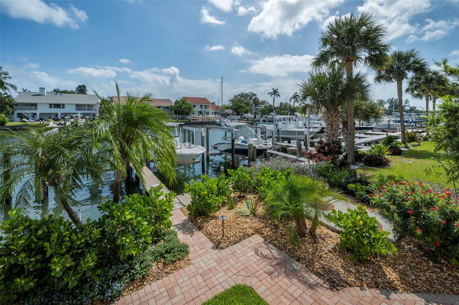 Image 71 of 100 For 1063 Pinellas Bayway S
