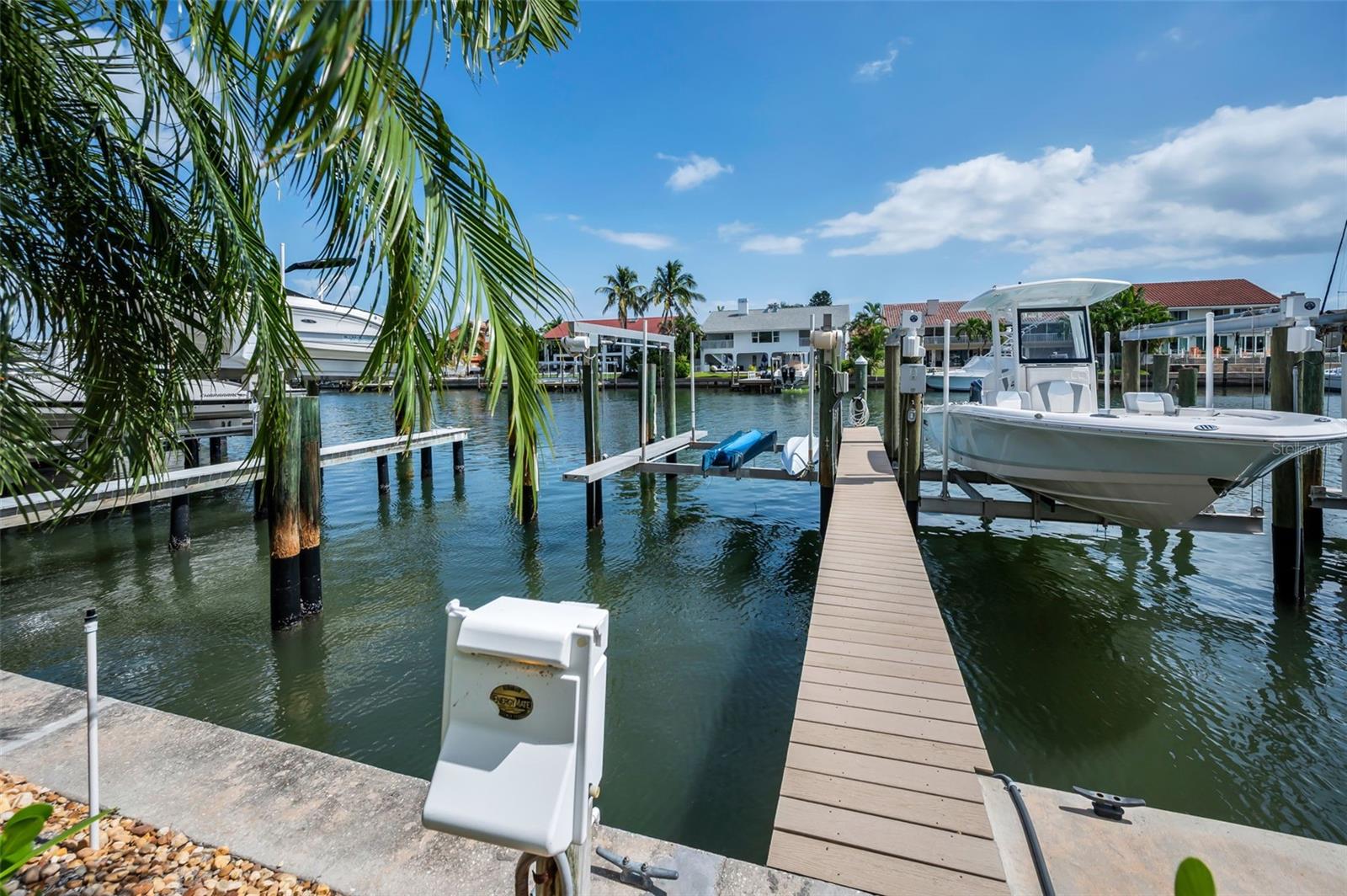 Image 78 of 100 For 1063 Pinellas Bayway S