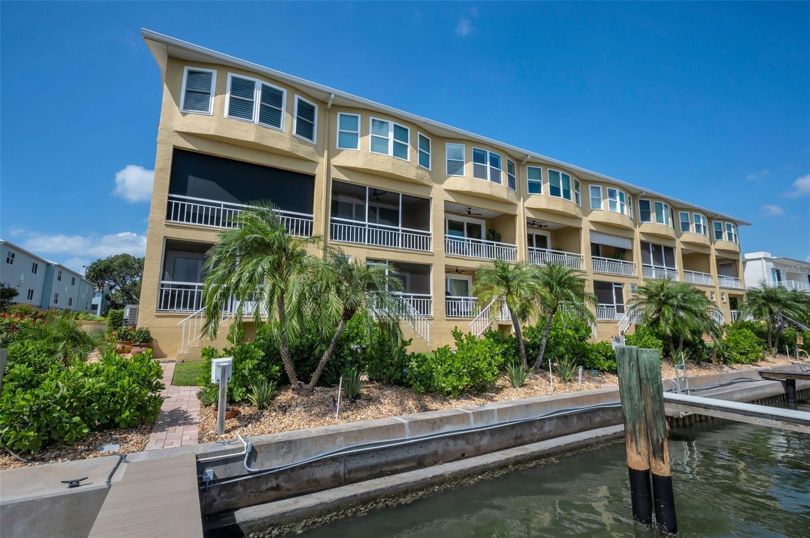 Image 89 of 100 For 1063 Pinellas Bayway S