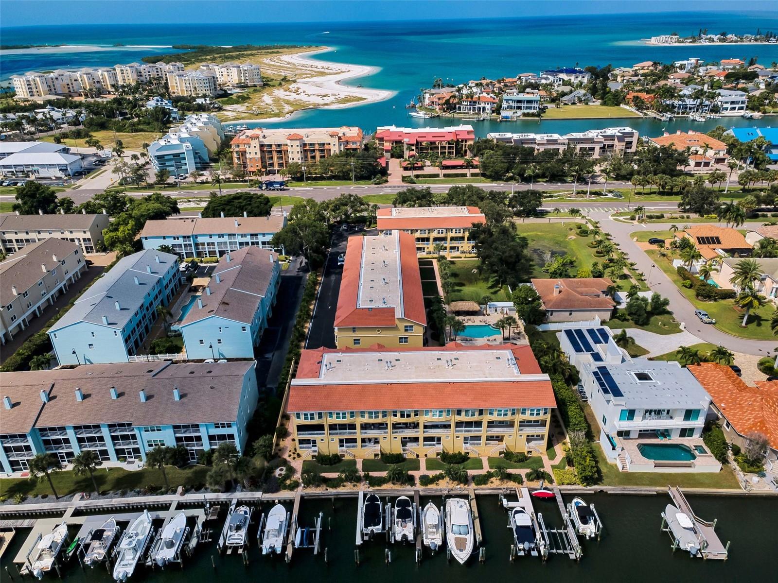 Image 94 of 100 For 1063 Pinellas Bayway S