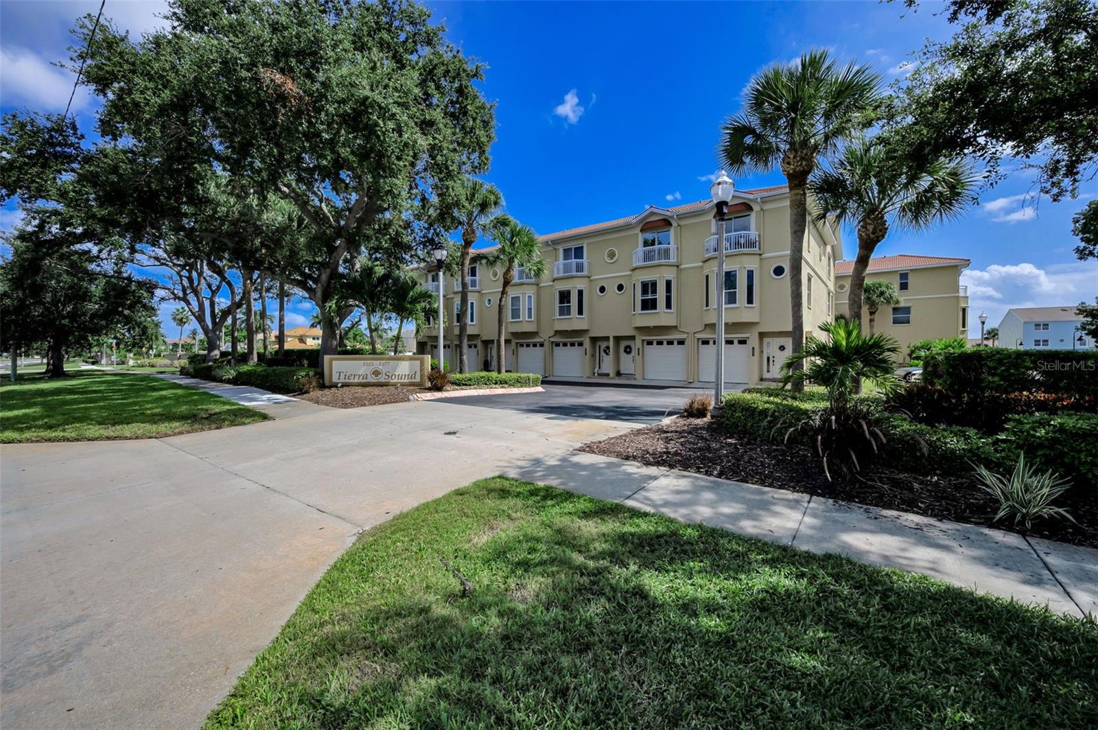 Image 99 of 100 For 1063 Pinellas Bayway S