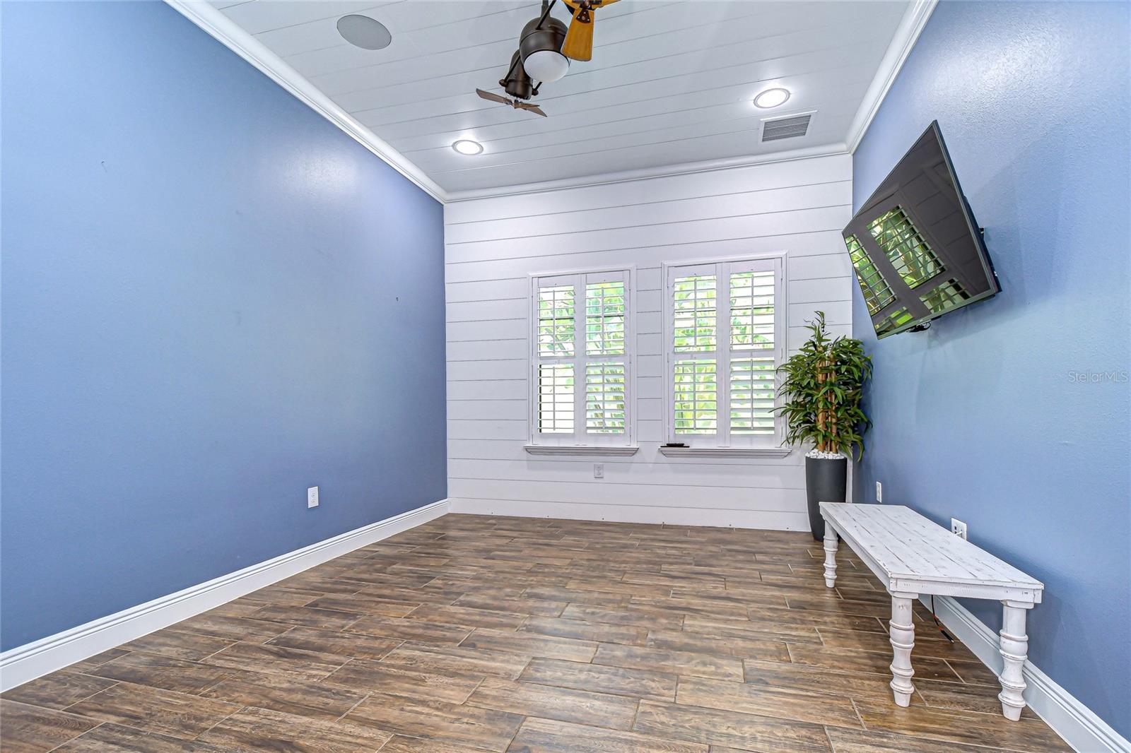 Listing photo id 10 for 21867 Amelia Rose Way