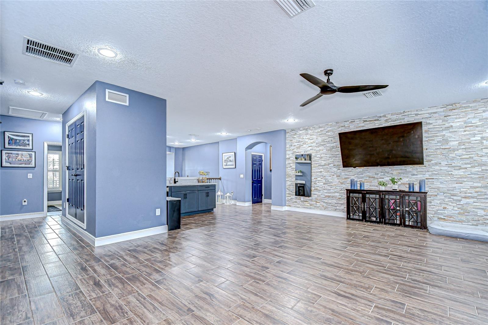 Listing photo id 27 for 21867 Amelia Rose Way