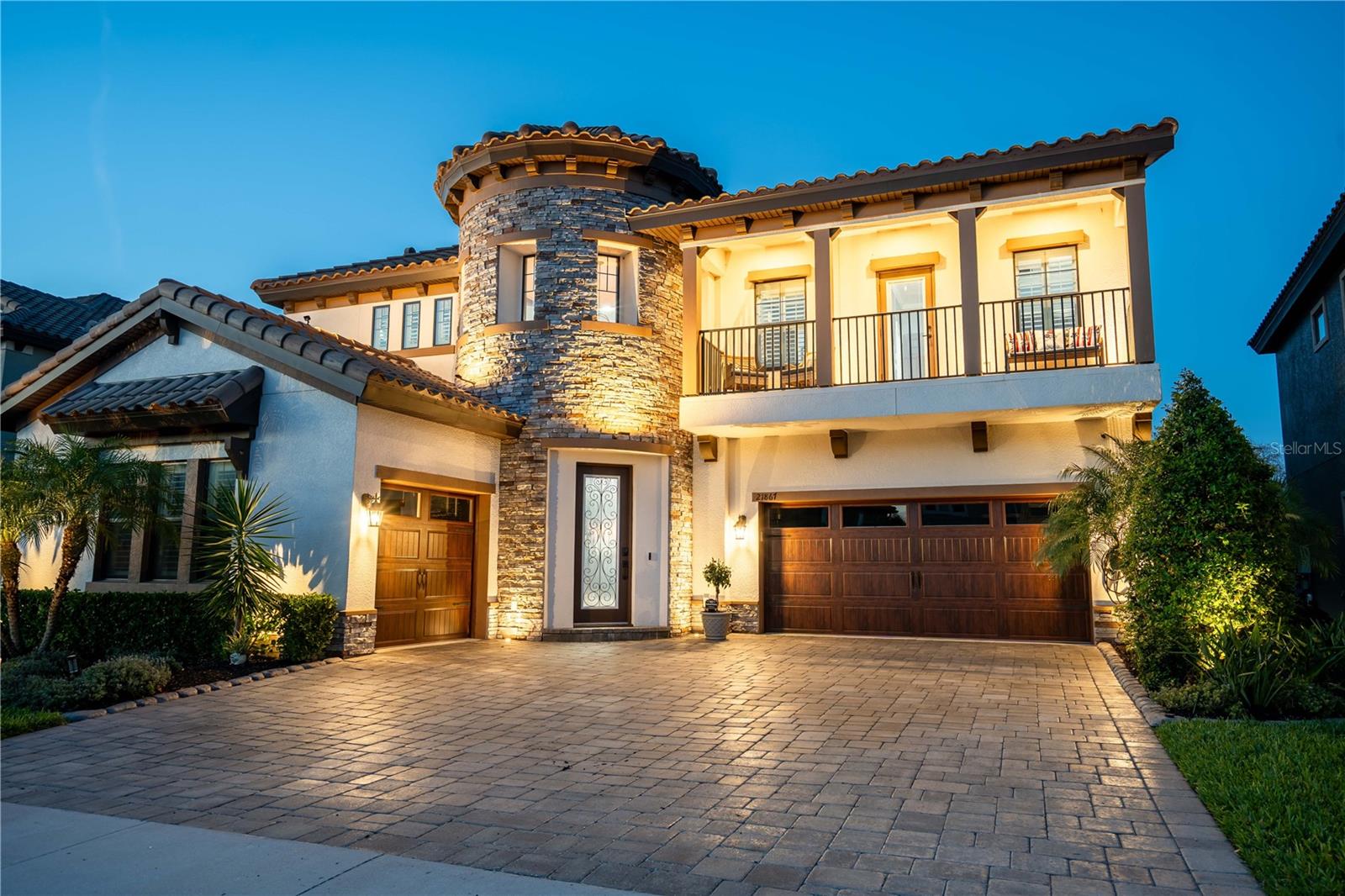 Listing photo id 2 for 21867 Amelia Rose Way