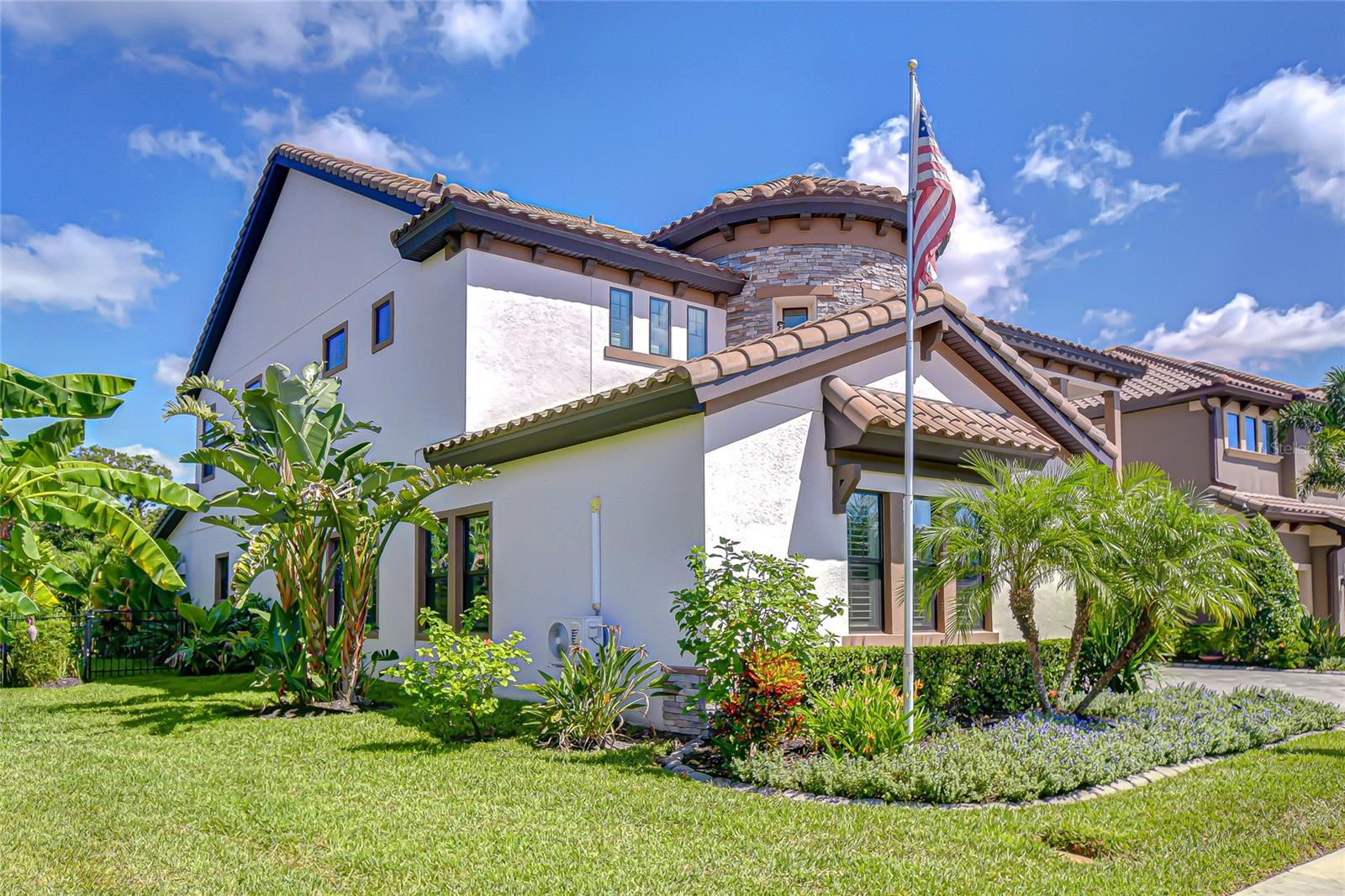 Listing photo id 3 for 21867 Amelia Rose Way