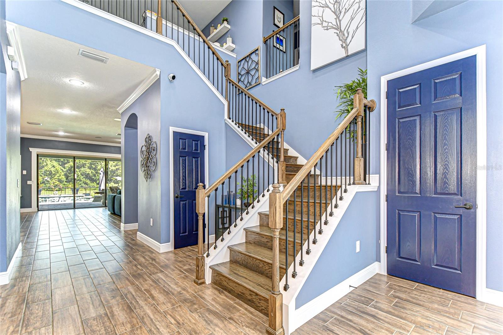 Listing photo id 7 for 21867 Amelia Rose Way