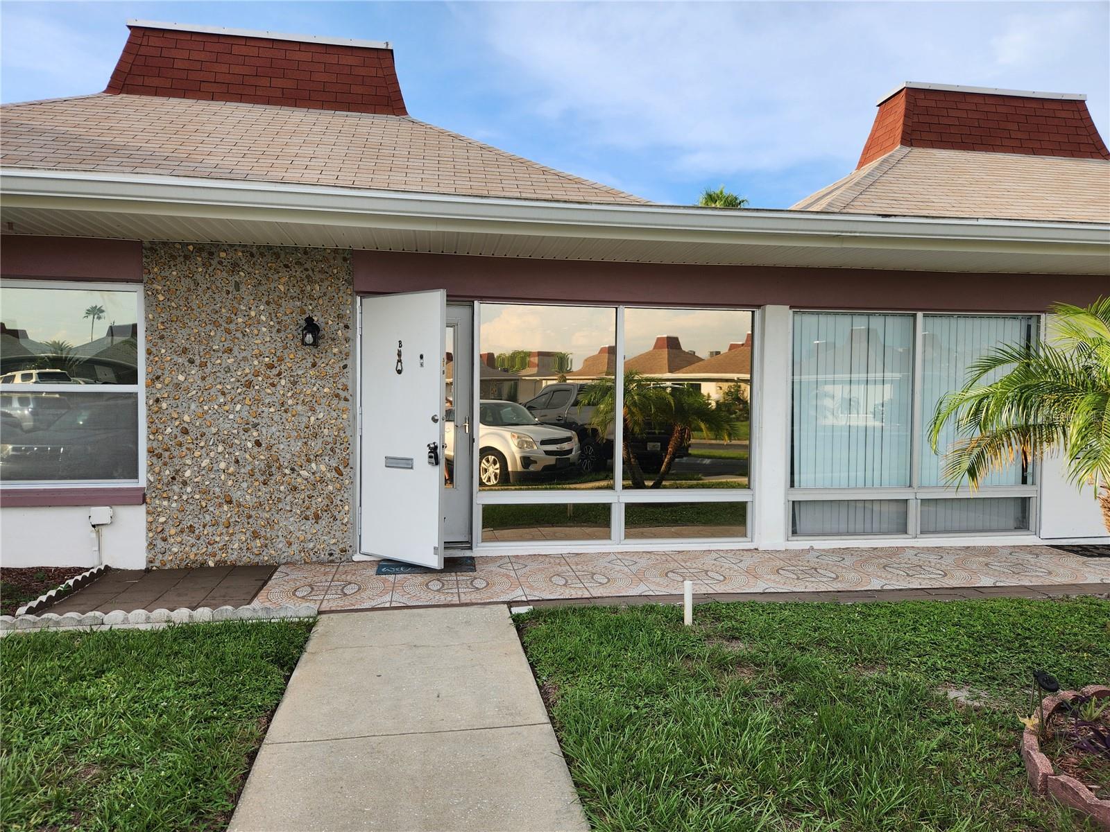 Details for 4347 Tahitian Gardens Circle B, HOLIDAY, FL 34691