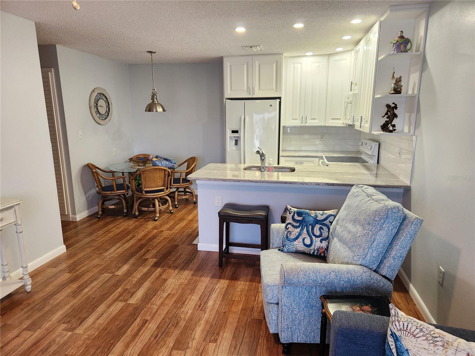 Image 10 of 43 For 4347 Tahitian Gardens Circle B