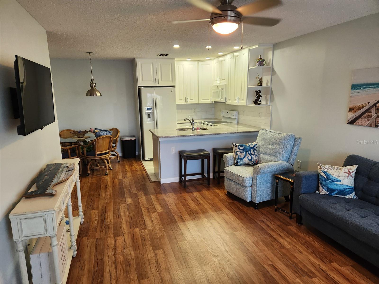 Image 2 of 43 For 4347 Tahitian Gardens Circle B