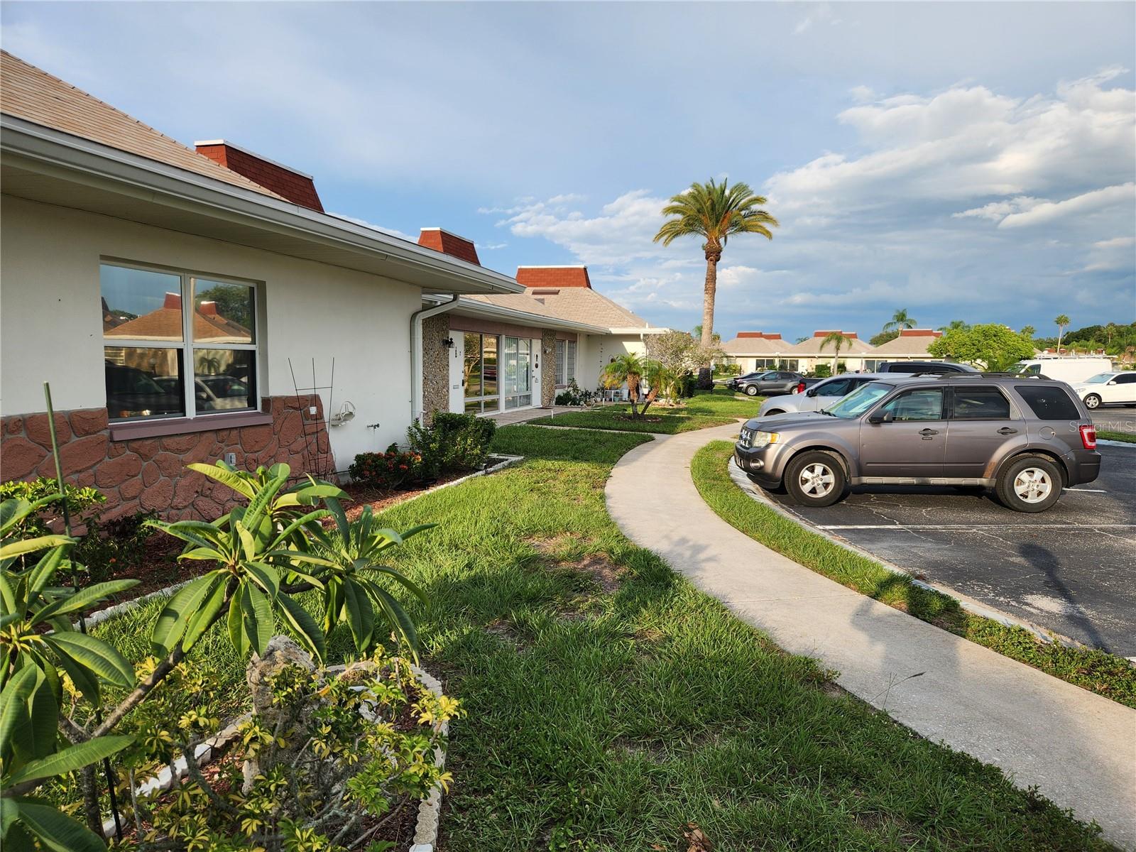 Image 35 of 43 For 4347 Tahitian Gardens Circle B
