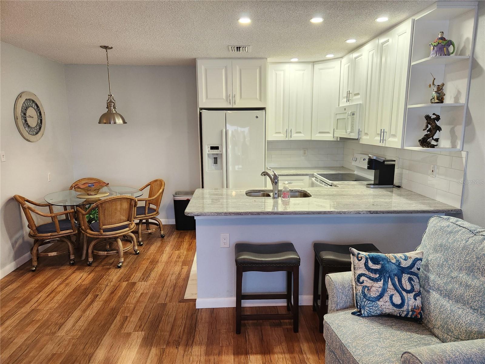 Image 6 of 43 For 4347 Tahitian Gardens Circle B