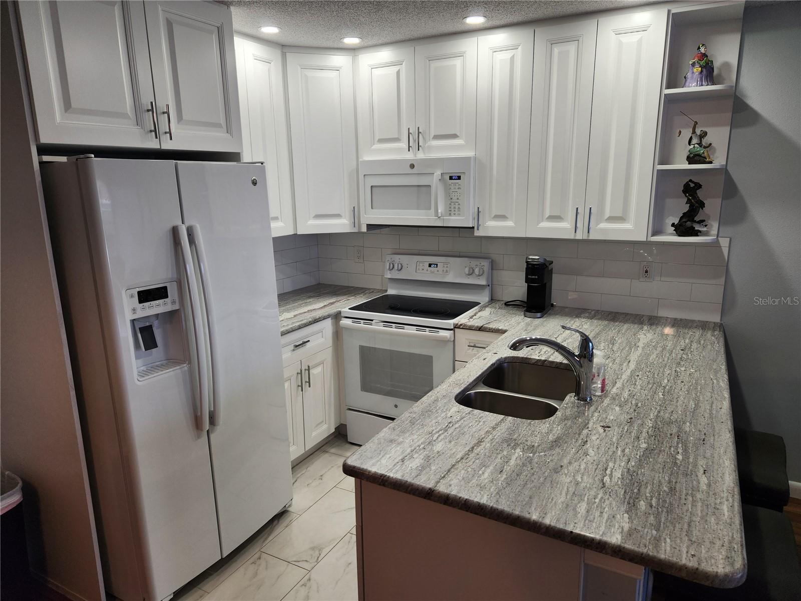 Image 8 of 43 For 4347 Tahitian Gardens Circle B